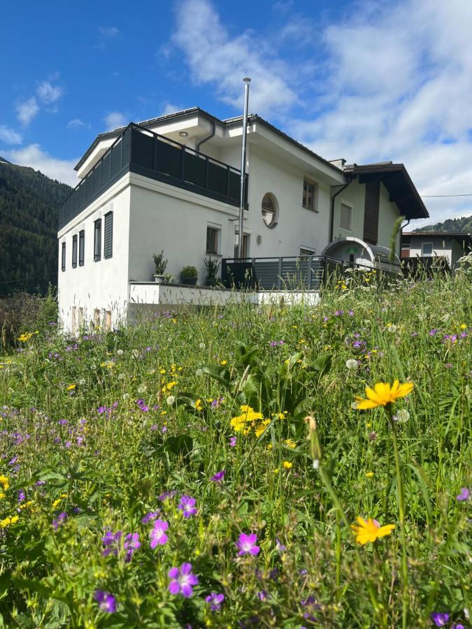 Haus Abendrot Lägenhet Sankt Anton am Arlberg Exteriör bild